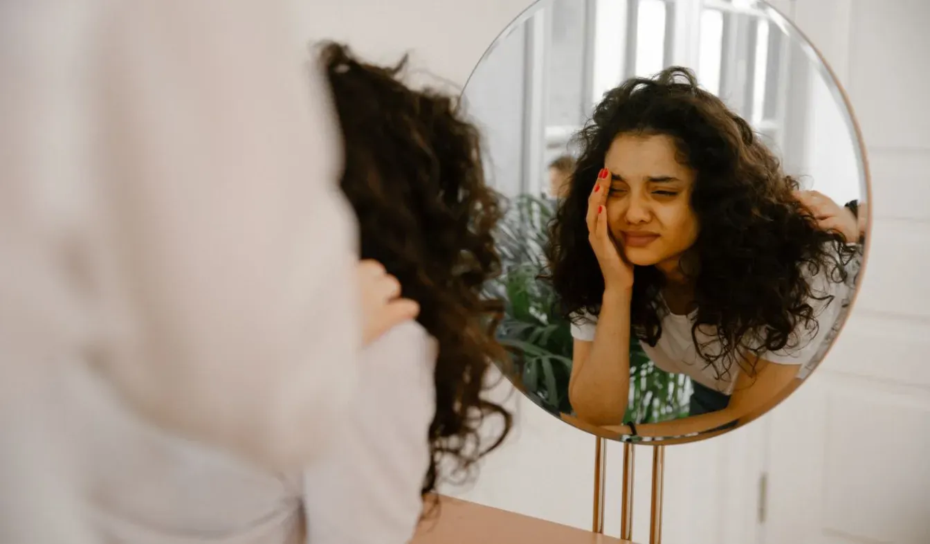 Therapy for Low Self-Esteem During Mental Health Crisis