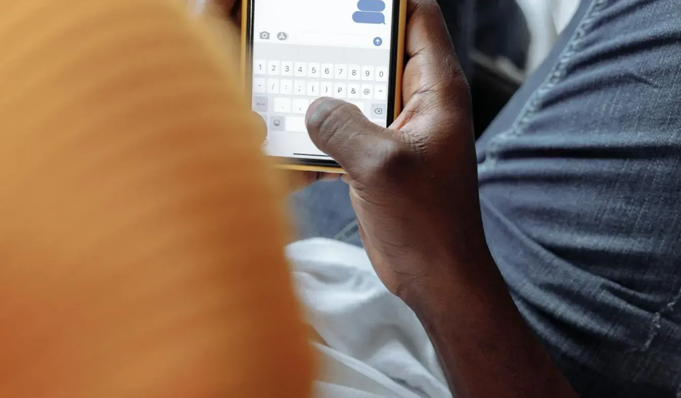 How 247 Therapy Chat Services Can Help During a Mental Health Emergency
